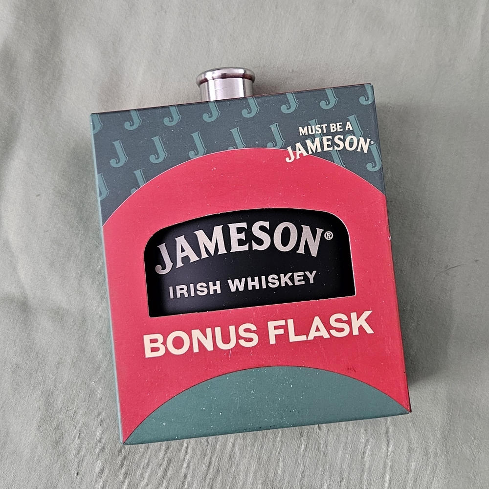 Jameson Irish Whiskey Bonus‎ Flask New in a Box Never Used